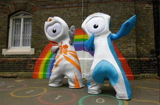 Illustration for article titled Presenting The London Olympic Mascots Photoshop Contest
